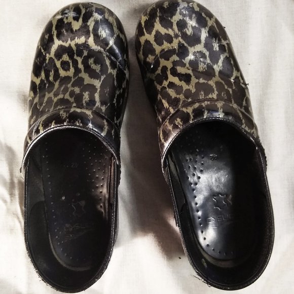 Dansko Silver Leopard Patent Leather womens clogs, size 42 - Picture 6 of 7